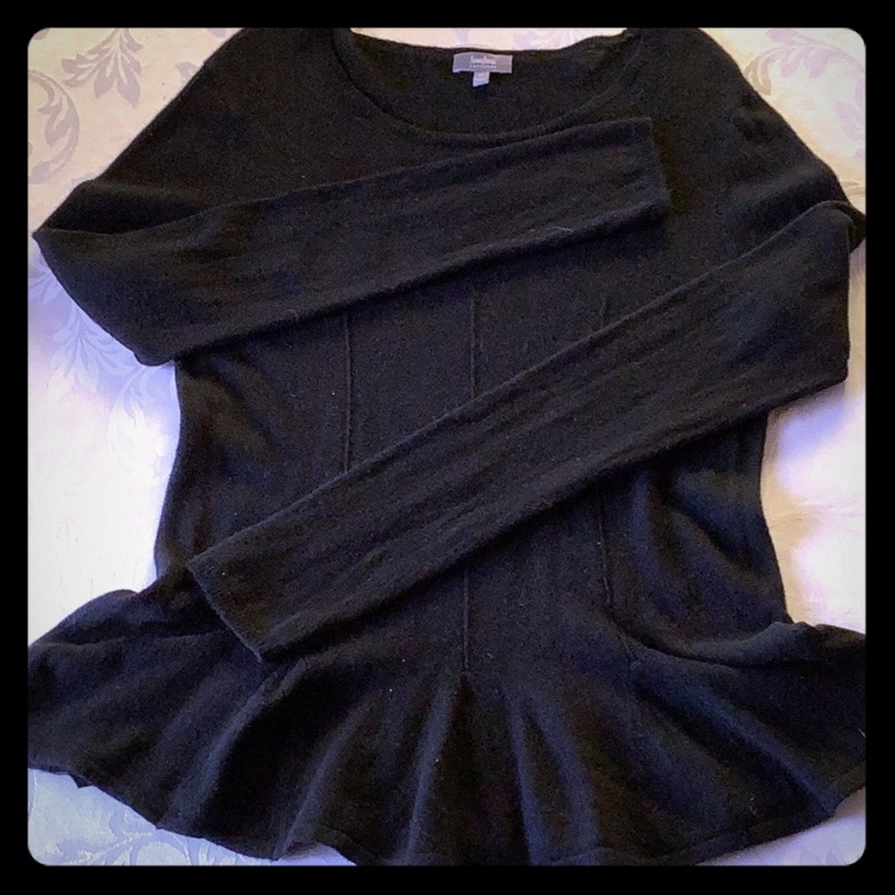 NEIMAN MARCUS XL CASHMERE SWEATER RUFFLE BOTTOM